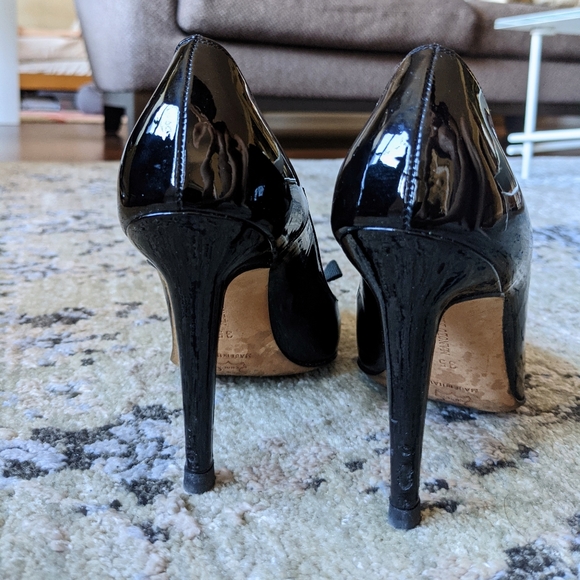 Manolo Blahnik Pointer heels with bows - Picture 2 of 7